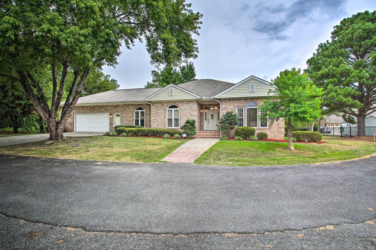 Lakefront Home With 2-Tier Deck And Boat Parking! Hot Springs Eksteriør bilde